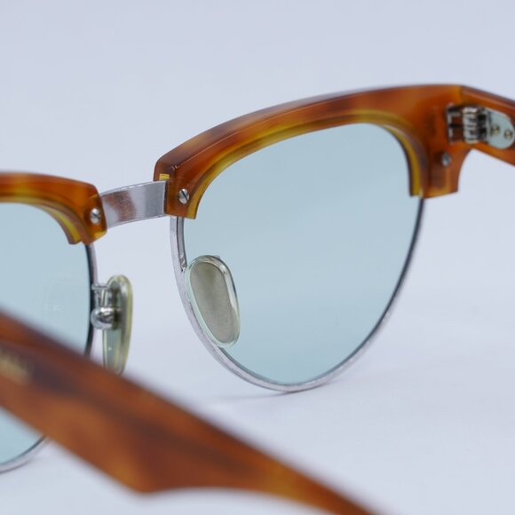 🕶️ New Celine CL40059U 18N Sunglasses - Light Havana Frame, Blue Lenses - Picture 10 of 12